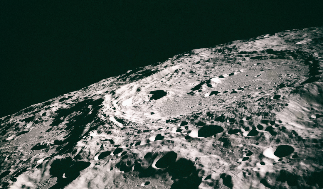 Лунная сенсация: Ученые обнаружили в лунном грунте молекулы воды