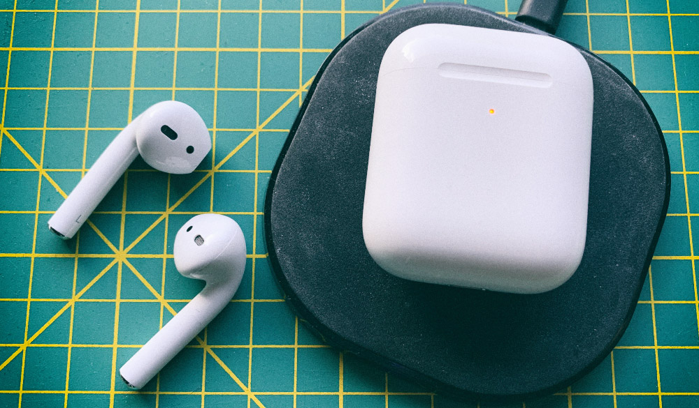 Apple готовит сразу две новые версии AirPods