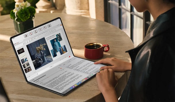 Huawei представила гибкий ноутбук с 18-дюймовым складным OLED-дисплеем