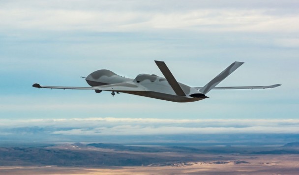Автономный беспилотник MQ-20 научился сбивать самолеты в воздушном бою