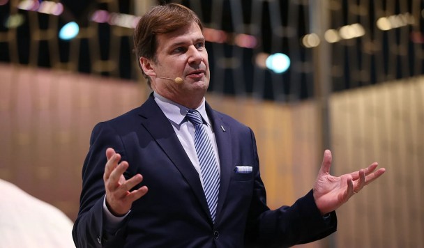 Глава Ford признал, что ИИ может вытеснить половину людей из офисных профессий
