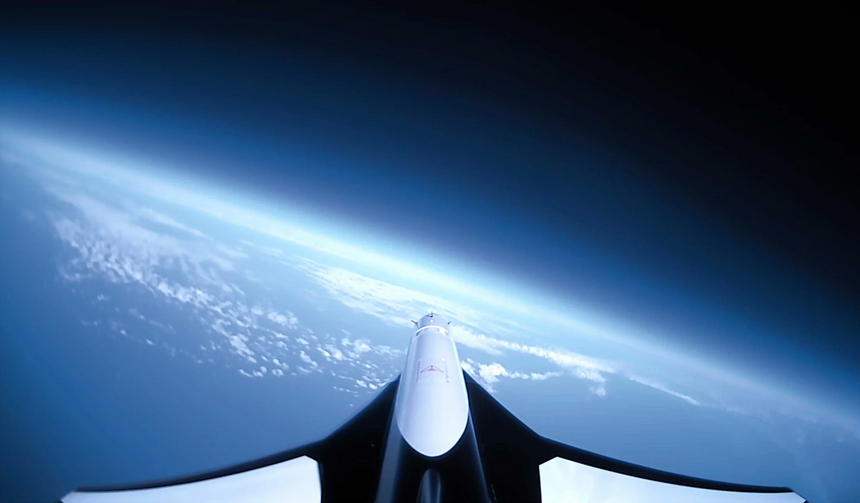 Роботизированный самолет взлетает к границе космоса для слежки за шпионскими спутниками