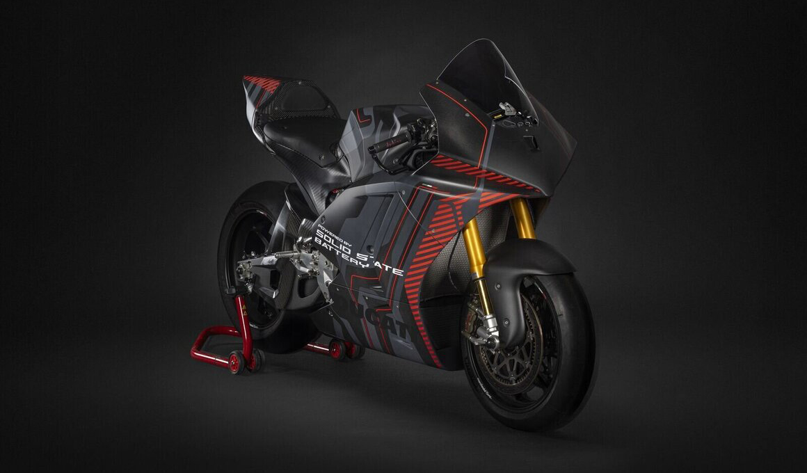 Твердотельные аккумуляторы испытали на электромотоцикле Ducati