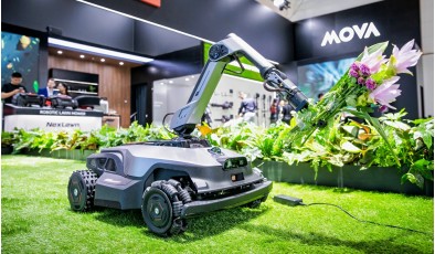 Представлена роботизированная газонокосилка с «рукой» для сада
