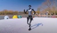 Гуманоидный робот начал тестировать беговые кроссовки