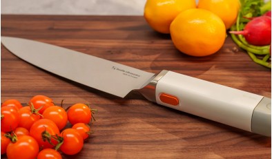 Представлен ультразвуковой поварской нож, который облегчает нарезку продуктов