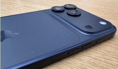 Первые владельцы iPhone 17 жалуются на царапины на корпусе