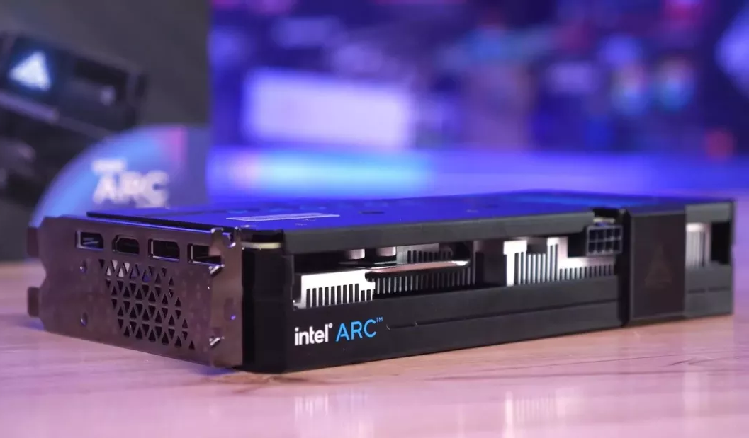 Intel готовит видеокарту Arc Battlemage с 16 ГБ памяти
