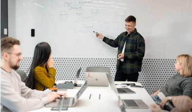 Вища освіта в ІТ: чому спадає кількість вступників і що про це кажуть самі університети