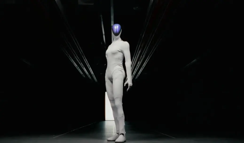 Xpeng представила человекоподобного робота IRON второго поколения