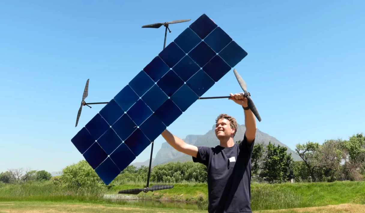 Солнечный дрон без батарей летает, пока на него светит солнце