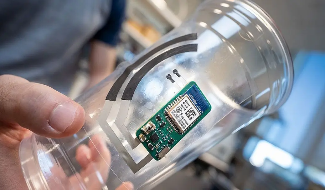 Умный стикер измеряет уровень витамина С по отпечатку пальца