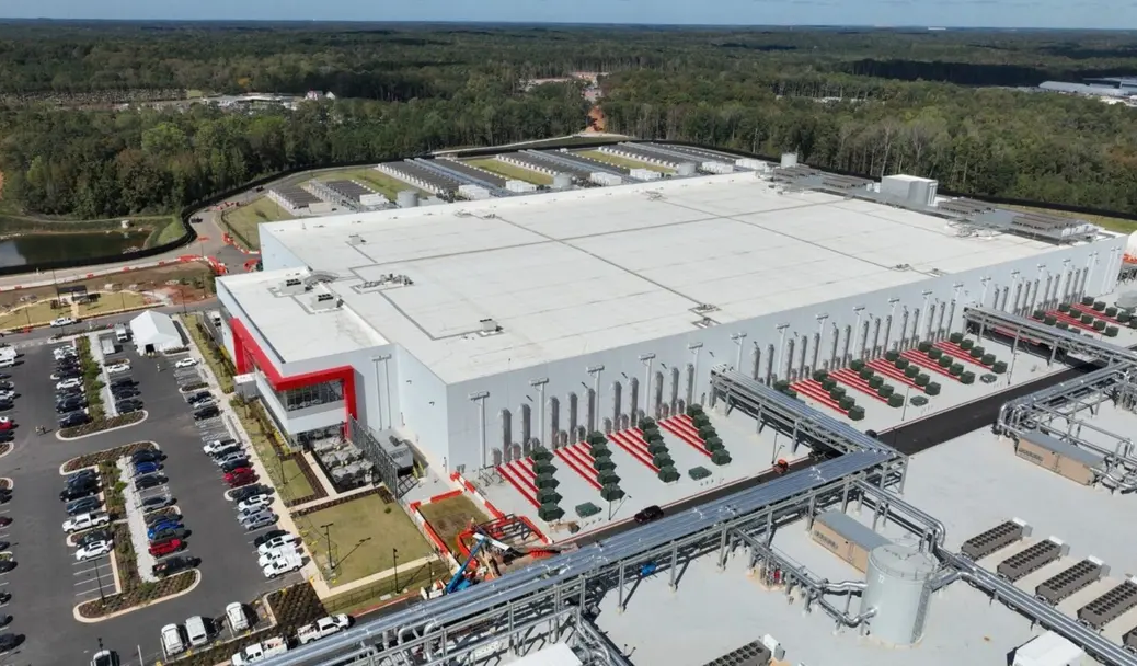 «ИИ-суперфабрика» Microsoft: сеть дата-центров, работающих как единый суперкомпьютер