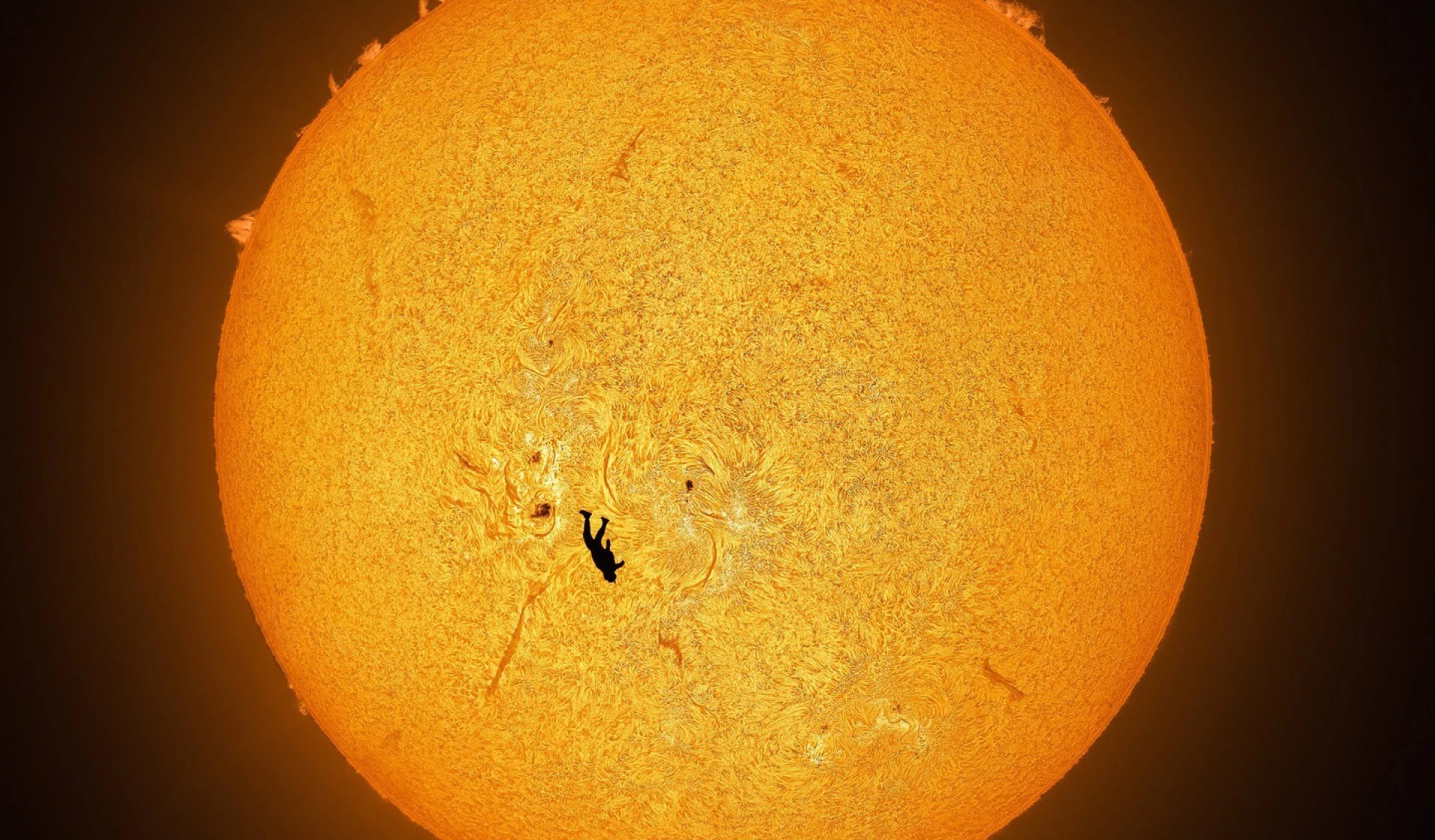 «Падение Икара»: Как была сделана самая невероятная астрофотография 2025?