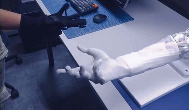 Разработана рука робота, по скорости и силе не уступающая человеческой