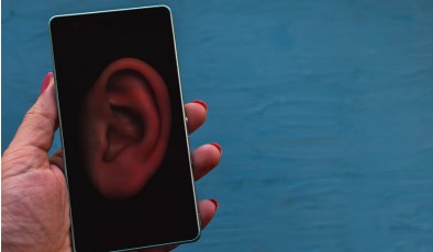 Когда смартфон «подслушивает»: почему нам кажется, что за нами следят