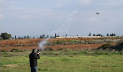 Израильская защитная система DefendAir ловит боевые дроны сетью
