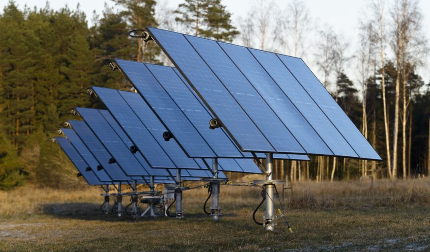 Солнечный трекер повышает эффективность солнечных батарей на 30%