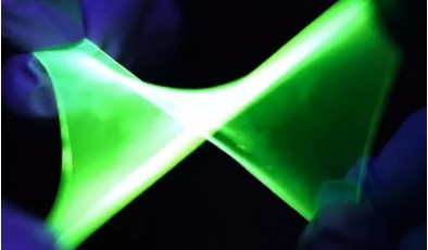 Разработан OLED-дисплей, который растягивается вдвое, но при этом не тускнеет