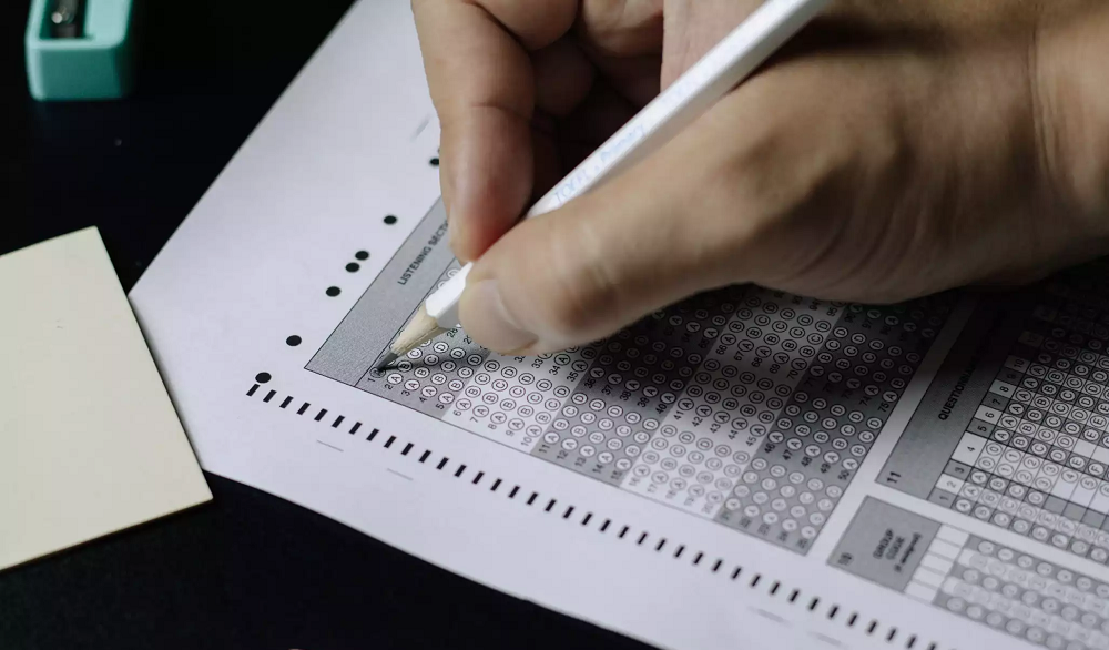 Gemini от Google учит сдавать вступительные экзамены без репетиторов