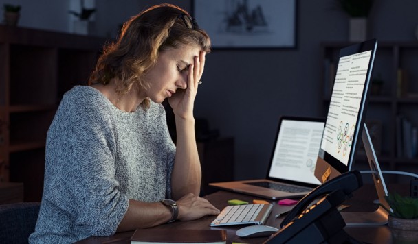 Активные пользователи искусственного интеллекта чаще испытывают выгорание