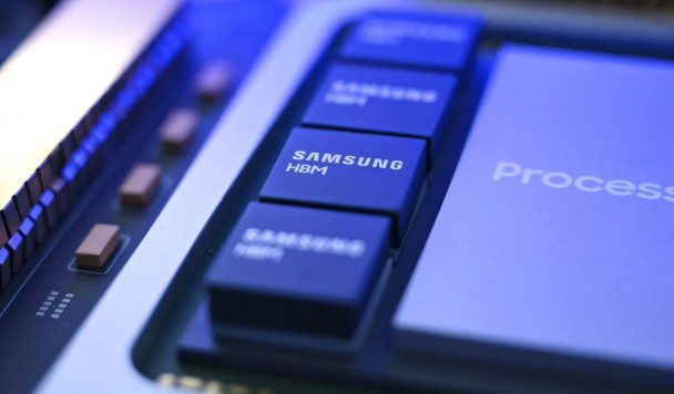 Samsung начала массовый выпуск памяти для центров обработки данных ИИ