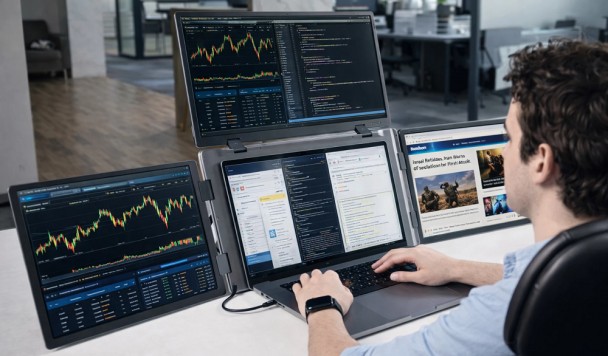 Портативная станция добавляет компьютеру сразу три больших дисплея через один USB-C