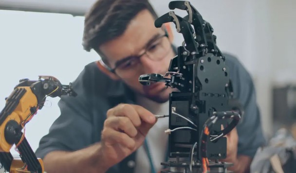 Toshiba впервые поместила квантовый компьютер в робота