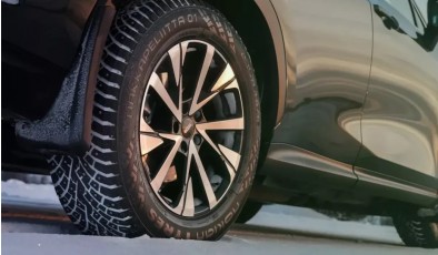 Представлена «умная» зимняя шина с выдвижными шипами без электроники