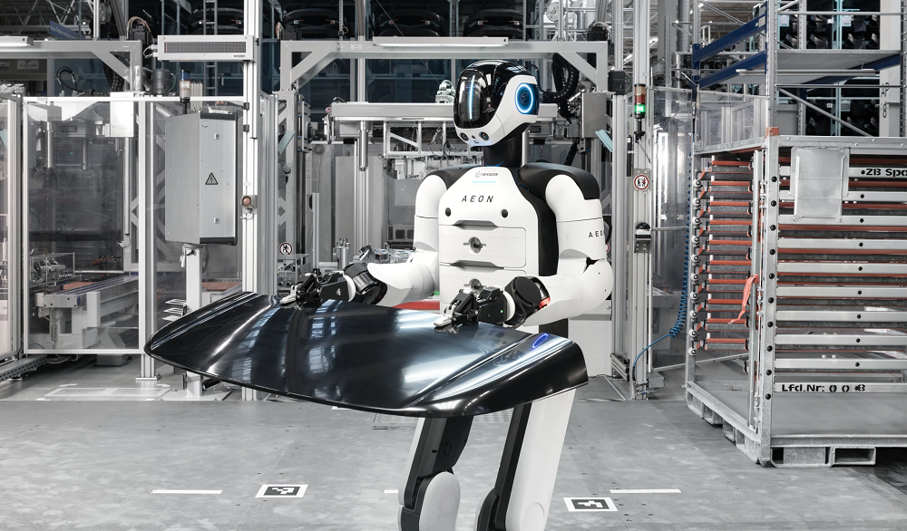 BMW продолжает внедрять гуманоидных роботов на своих заводах