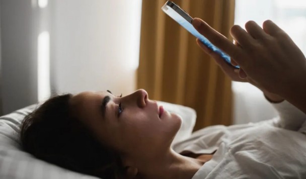 Понад 40% українців гортають стрічку новин 1-2 рази на день і постійно перевіряють сповіщення