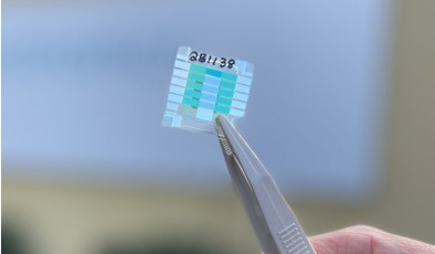 Квантовая батарея заряжается тем быстрее, чем больше её размер