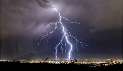 Представлена насадка для фотоаппарата, позволяющая ловить молнии