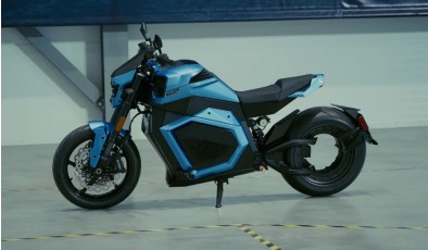Началось производство первого в мире электромотоцикла на твердотельных батареях