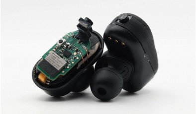 Миниатюрные камеры в наушниках позволяют позволяют обсуждать с ИИ мир вокруг