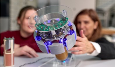 Беспроводная зарядка с эффективностью 95% приближает будущее без кабелей