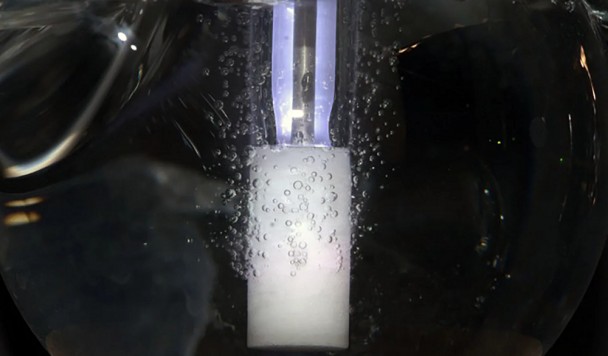 «Молния в бутылке» превращает метан в чистое топливо