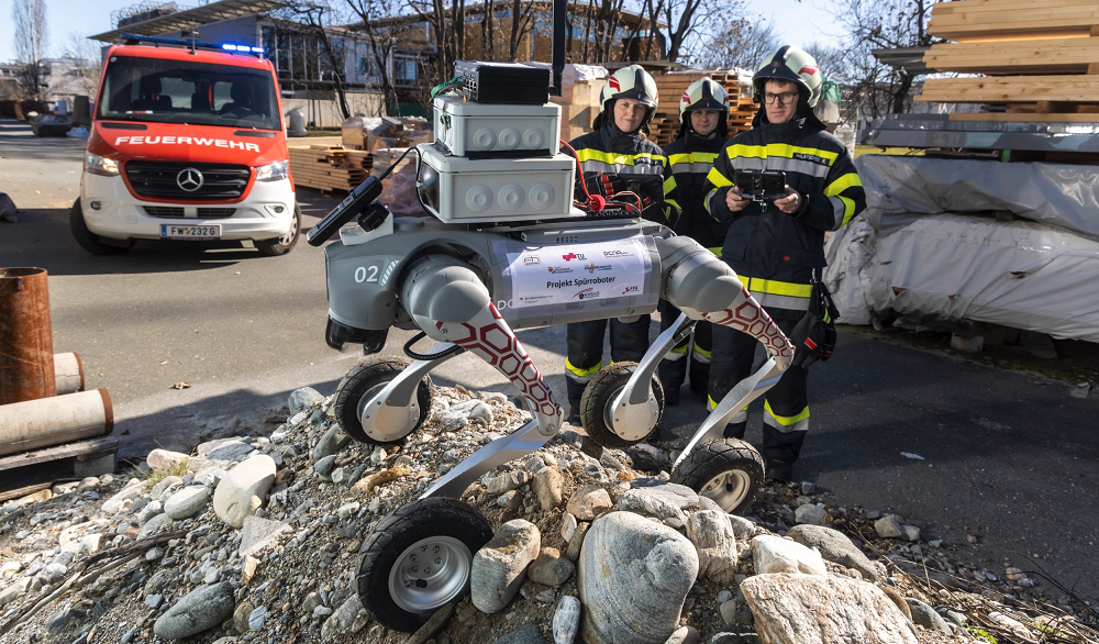 Четвероногие роботы научились самостоятельно тушить пожары в опасных зонах