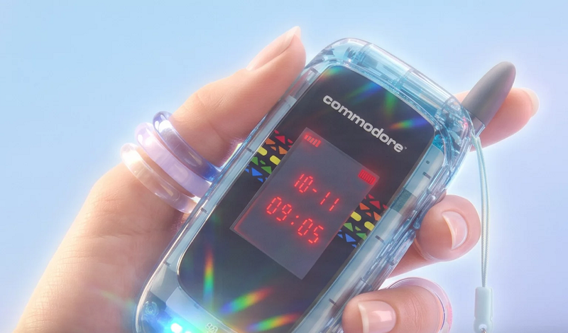 Commodore представила раскладной смартфон, который блокирует соцсети на уровне системы