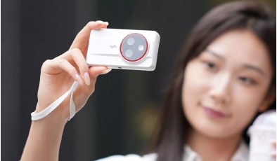Карманная камера PocketTrio с тремя объективами: 4K и селфи в одной ладони