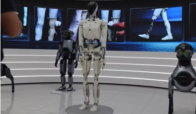 Китайский автопроизводитель Xpeng готовит массовый выпуск человекоподобных роботов