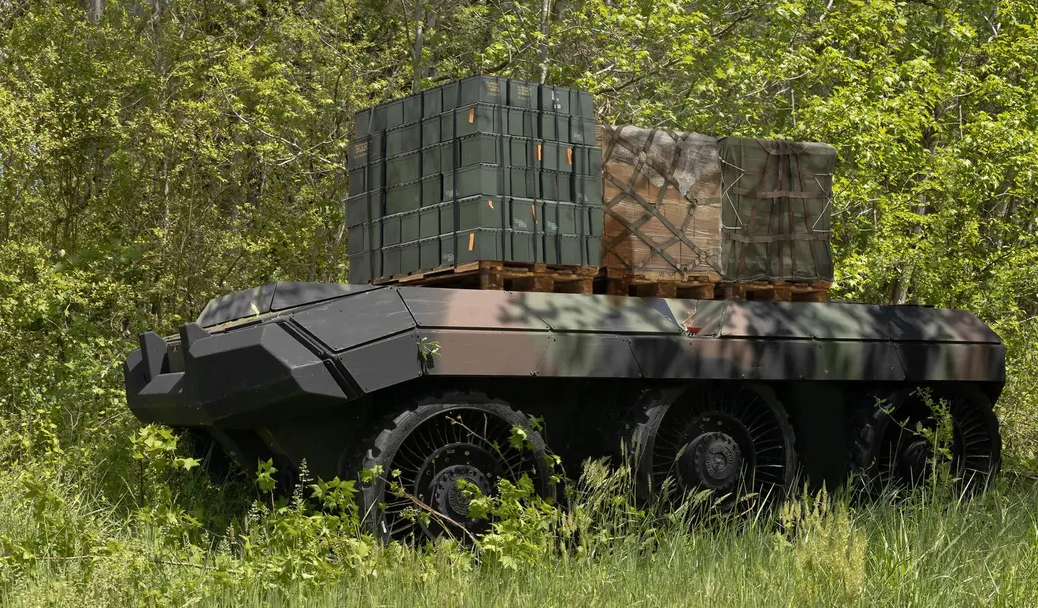 Новый армейский робот Dire WOLF доставляет припасы без участия людей
