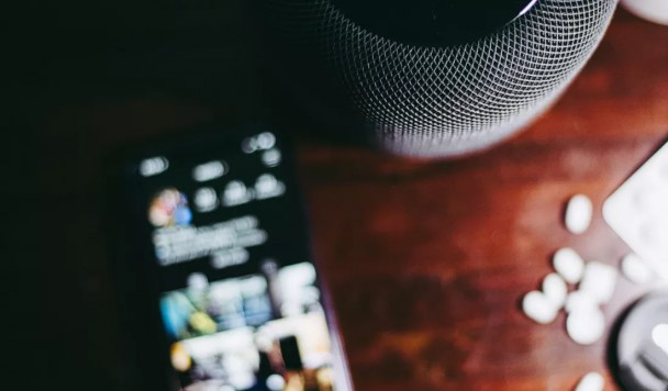 ChatGPT получит тело: OpenAI готовит колонку-«пончик» за 300–400 долларов