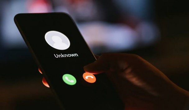 Третина українців щотижня отримує дзвінки з невідомих номерів: як реагують