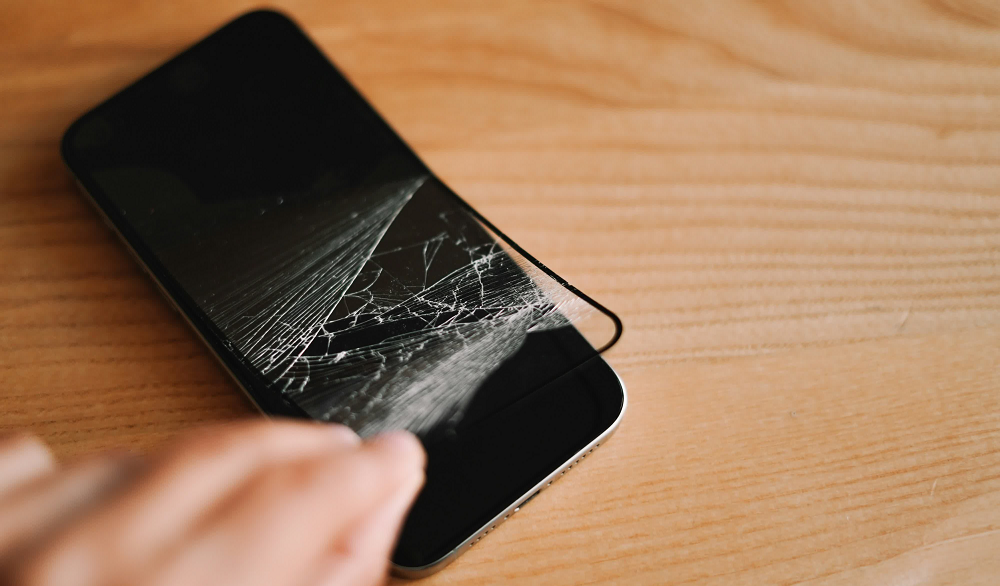 Новый глава Apple признался, что его раздражают защитные стекла на iPhone