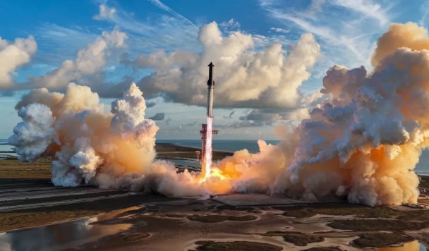 Starship впервые вышел на орбиту и вывел 26 спутников Starlink