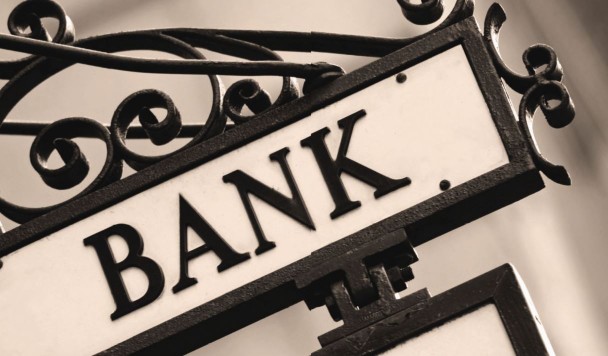 Британские банки закрывают оффлайн отделения, а eBay запускает Visa QIWI Wallet