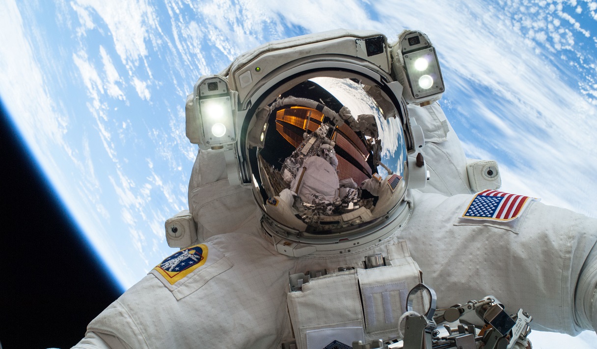 NASA создаст «умные» очки для астронавтов